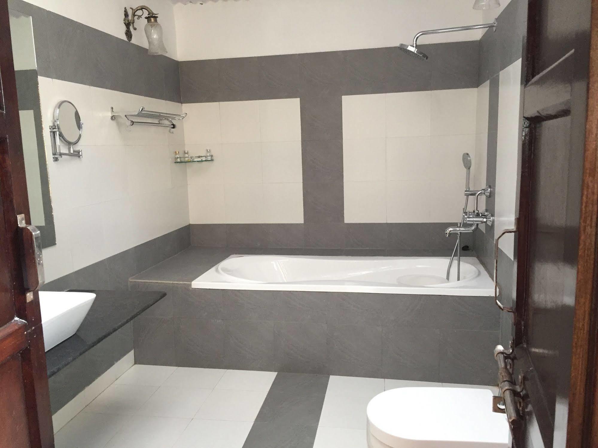 Saagasa Ratan Villas Ābu Exteriör bild